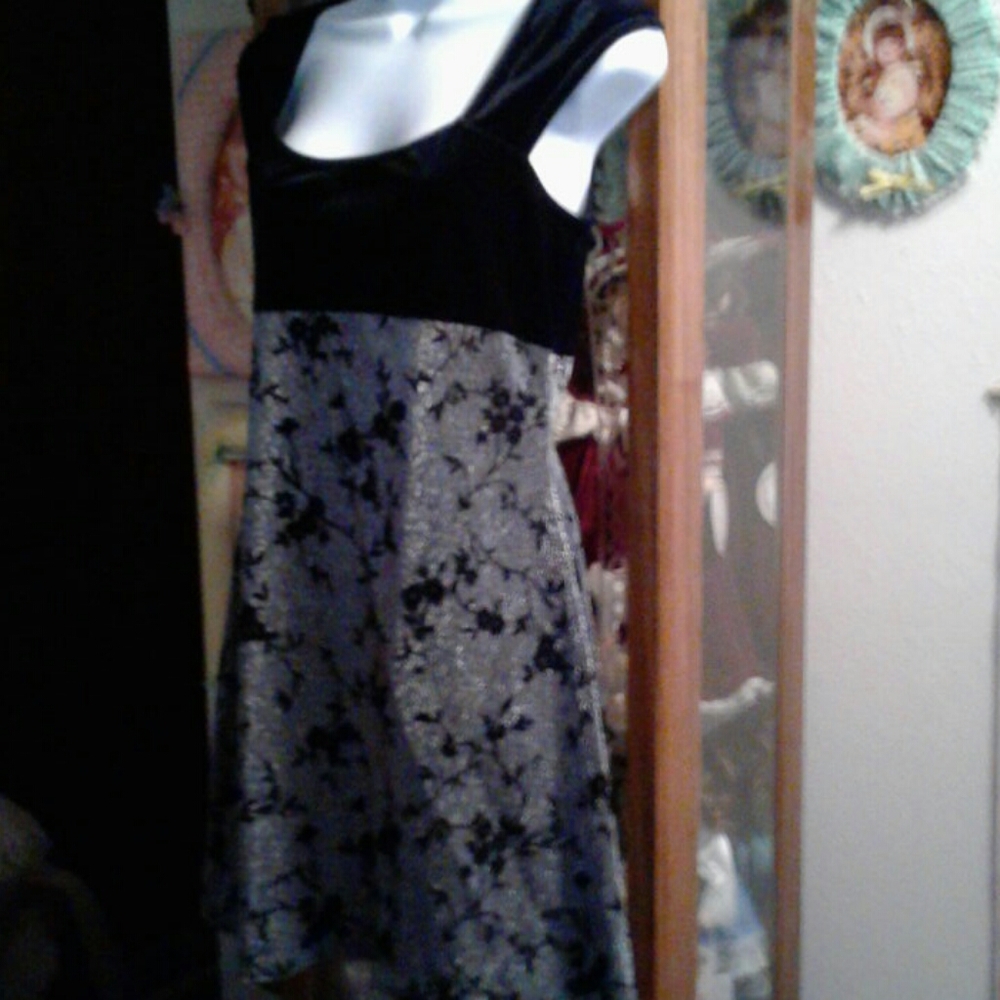 NWT,Vintage 90's,Black VelvetTop/Sparkly Silver,Metallic ,Floral,Mini Dress🖤🩶